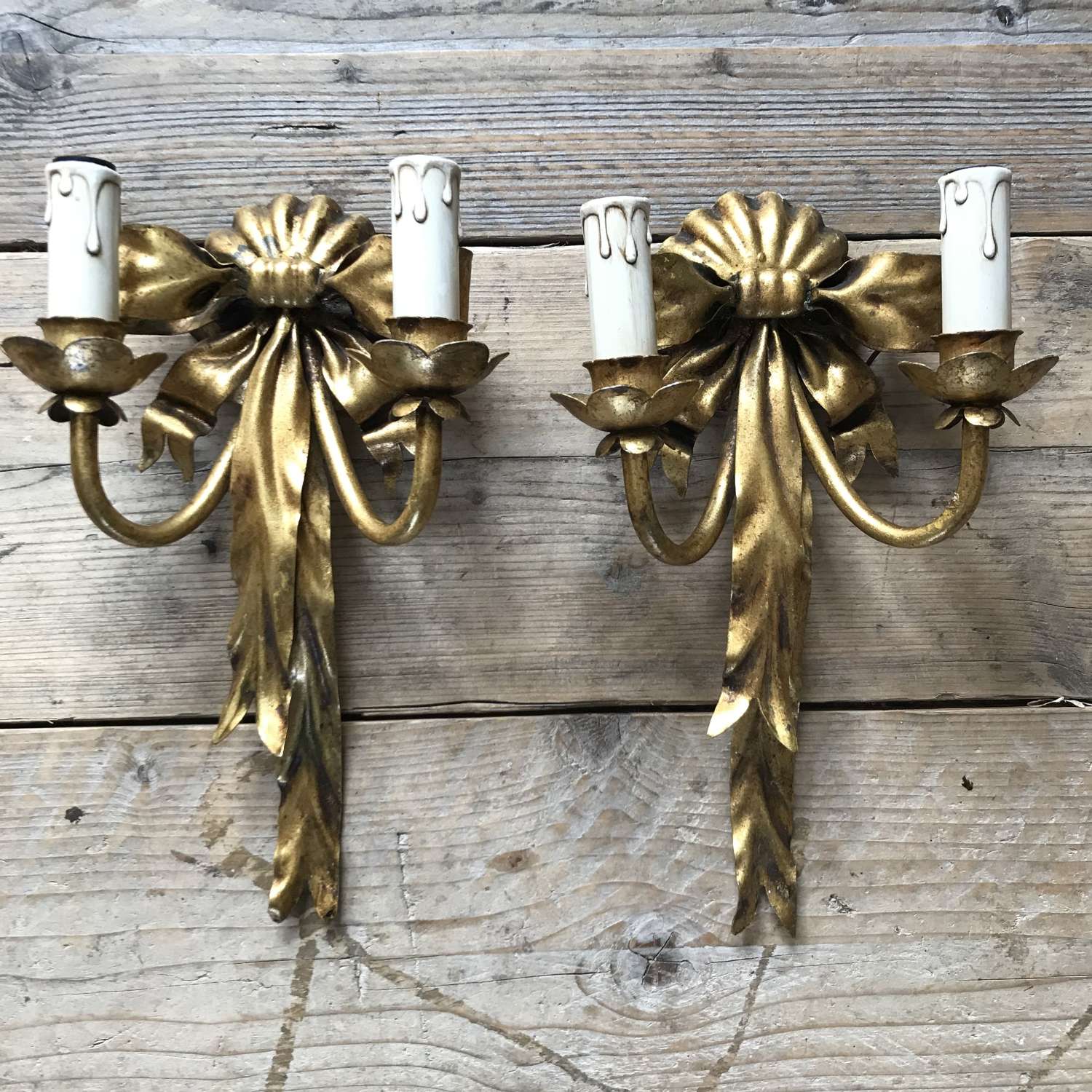 Pair of pretty Vintage gilded wall lamps