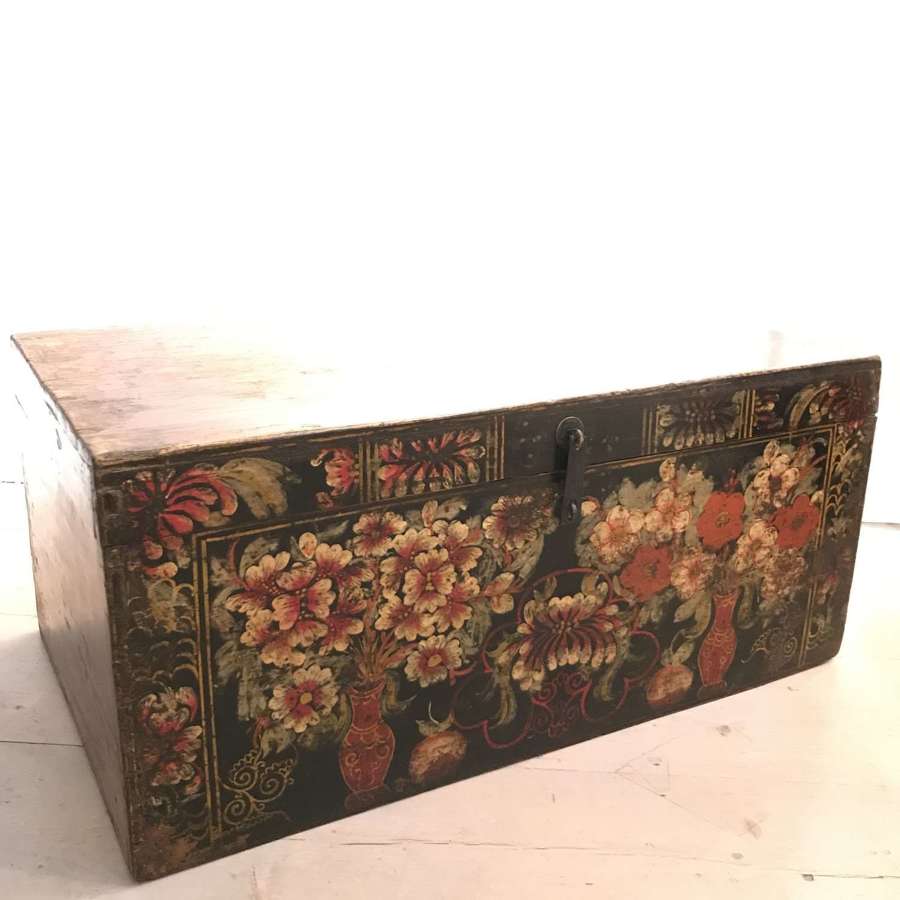 Hand painted Shanxi province Chinese Opera trunk